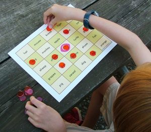 آموزش زبان به کودکان با بازی bingo