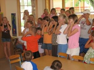 آموزش زبان انگلیسی با بازی Simon Says